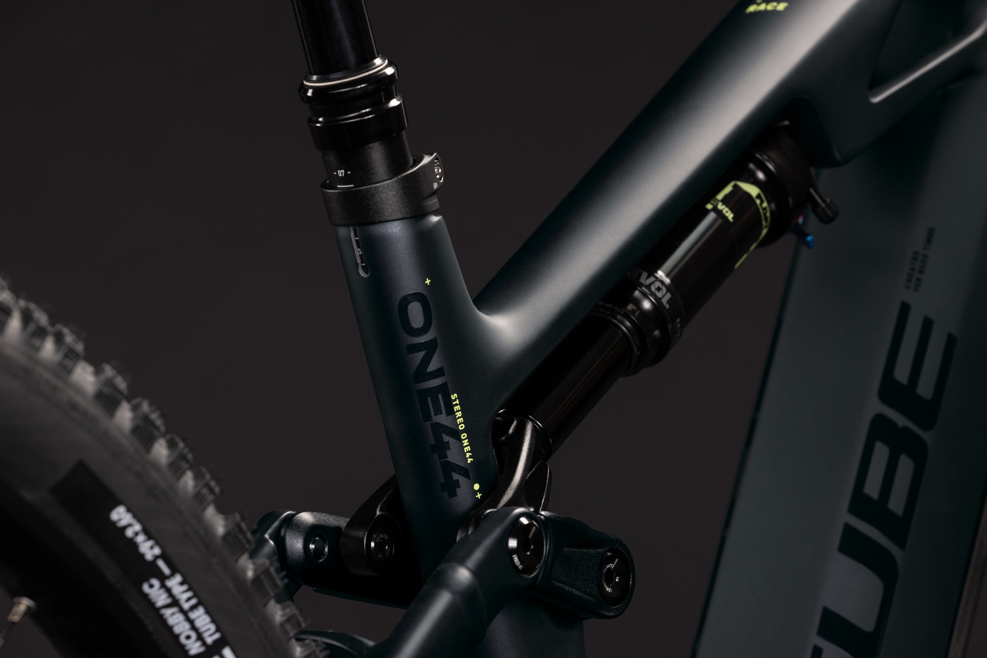 BICICLETA ELECTRICA CUBE STEREO HYBRID ONE44 HPC RACE 2027